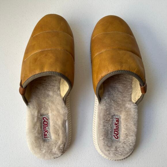 Olukai Mua 'Ili Mule Slippers Men's 12 in Golden Sand/Bone Leather Sherling NEW - Picture 15 of 16